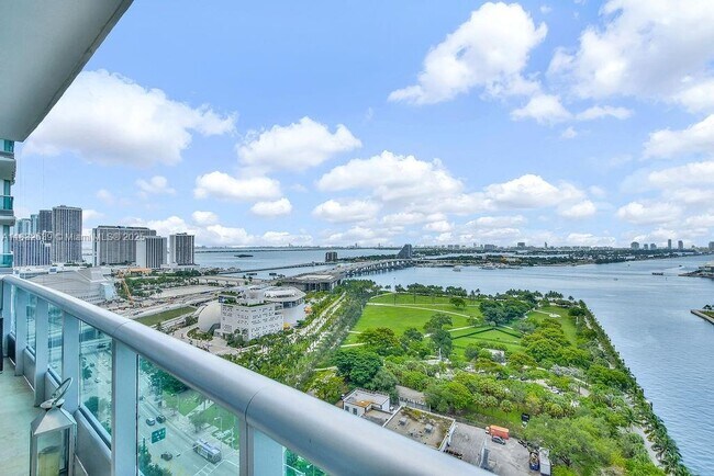 Building Photo - 900 Biscayne Blvd