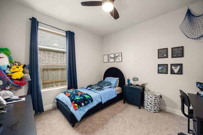 Building Photo - 8711 Hbr Pnes Dr