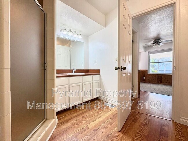 Building Photo - 1099 Shepard Ln