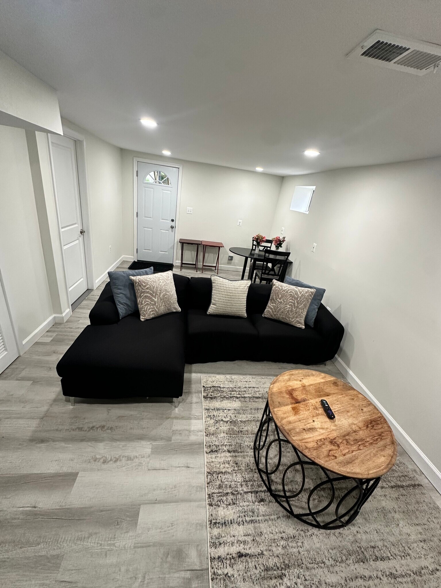 Building Photo - 8303 Navahoe Dr