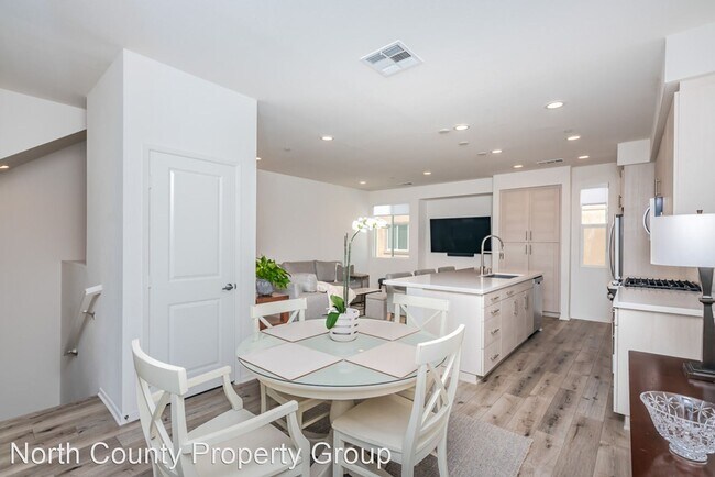 Building Photo - 3 br, 3 bath House - 1170 Via Lucero