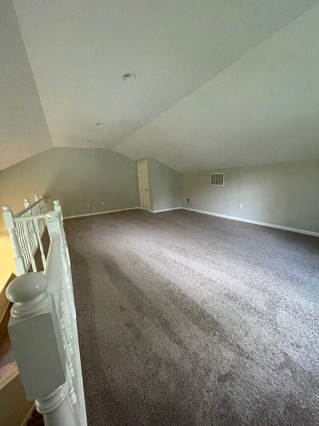 Building Photo - 10755 Ruckle St