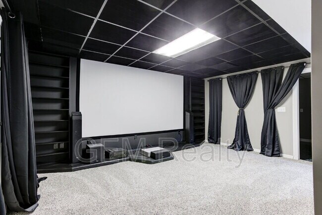 Building Photo - 15617 Mockingbird Ln