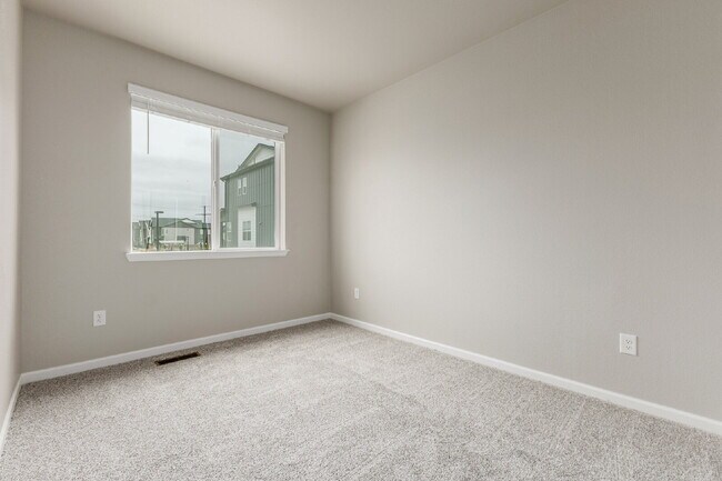 Building Photo - Castle pines 3 bed / 3 bath townhome for rent