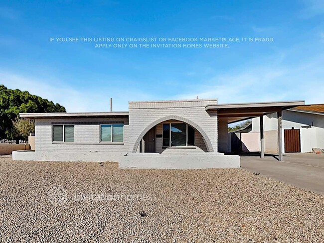 Building Photo - 1524 E Alameda Dr