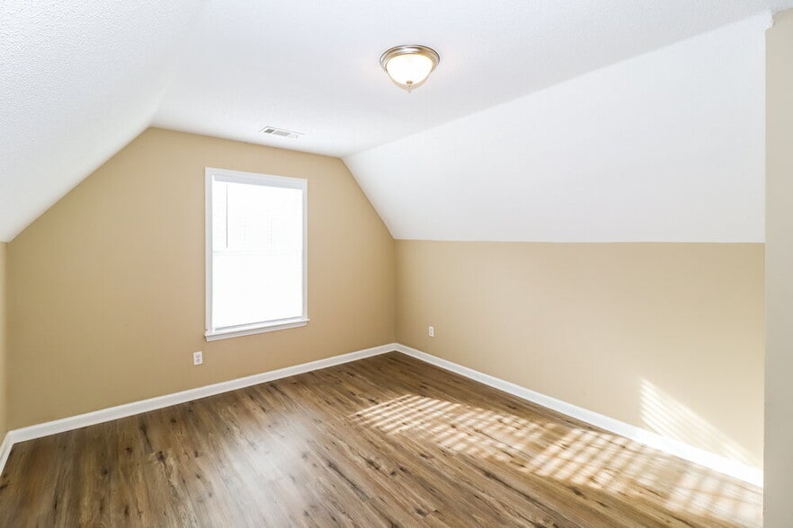 Building Photo - 944 Shorey Ln