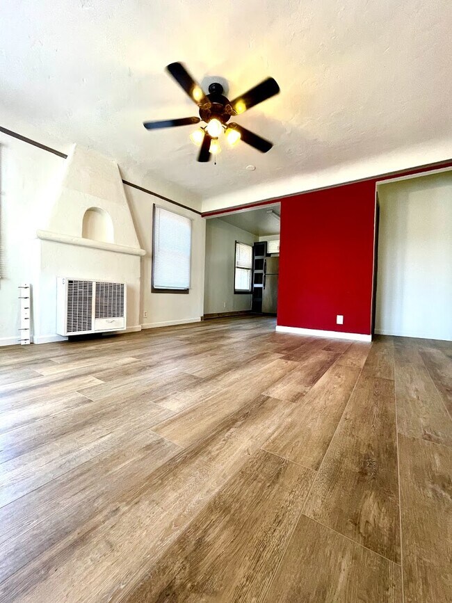 Building Photo - 1339-1345 S. Sycamore Avenue