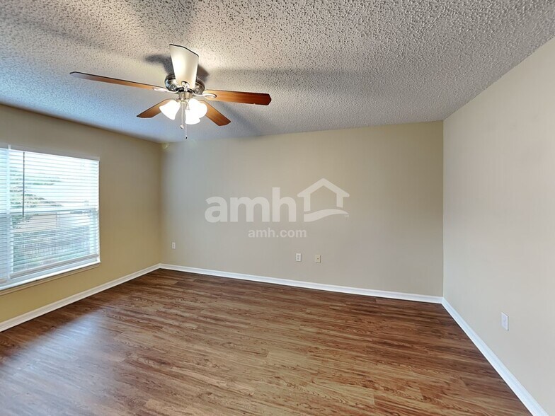 Building Photo - 237 Sawyerwood Pl