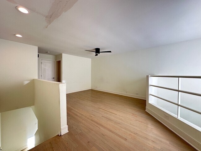 Building Photo - 949 W Grace St