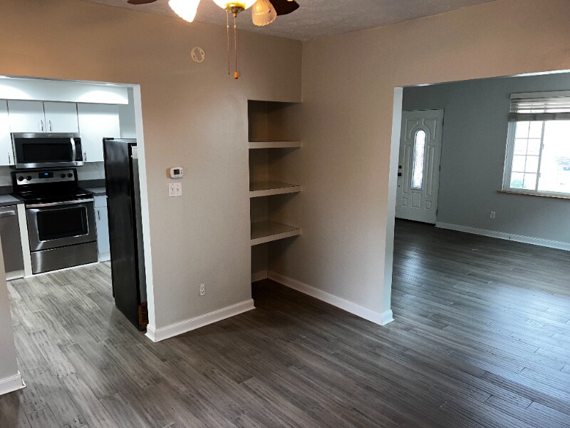 Building Photo - 527 Flynn Ave