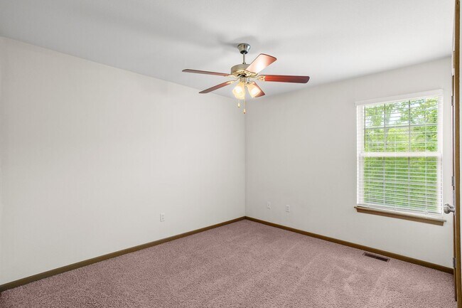 Building Photo - 509-511 Glenstone Dr.