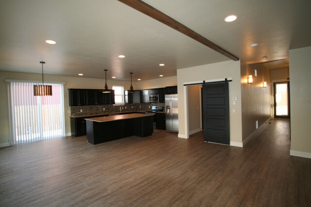 Building Photo - Leeward Court