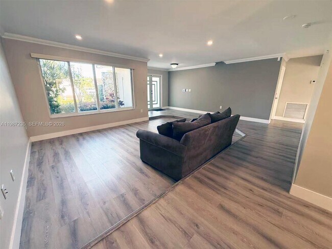 Building Photo - 1804 SW 104th Ct