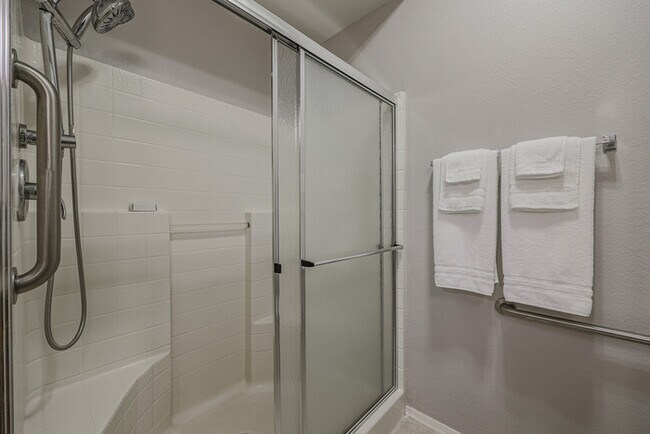 Building Photo - 1 bedroom Condo