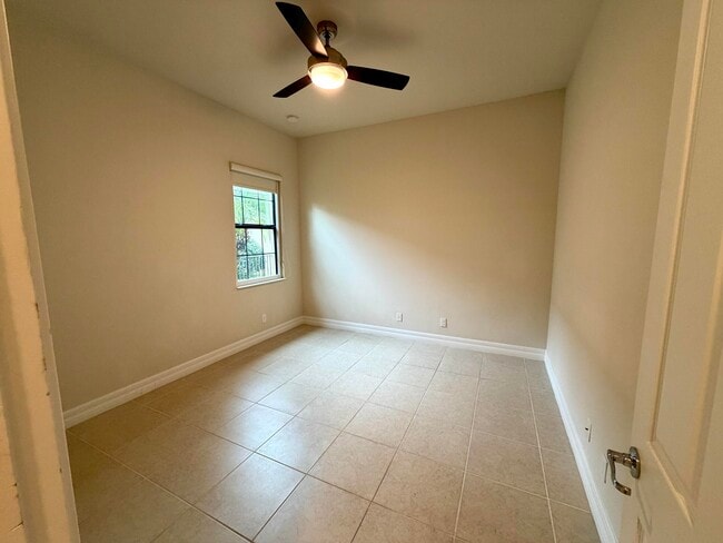 Building Photo - 2905 Siena Cir