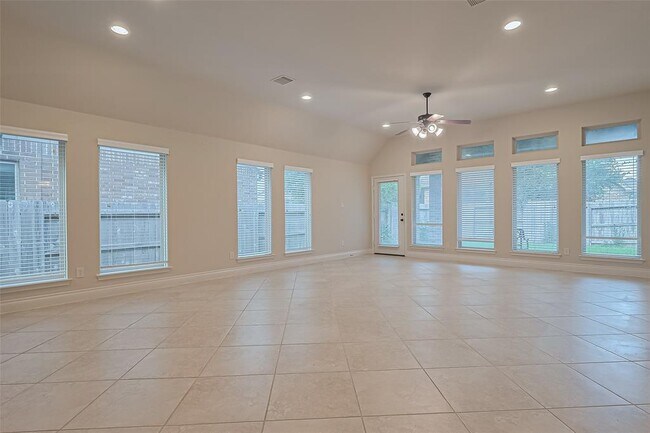 Building Photo - 10623 Davlee Ln