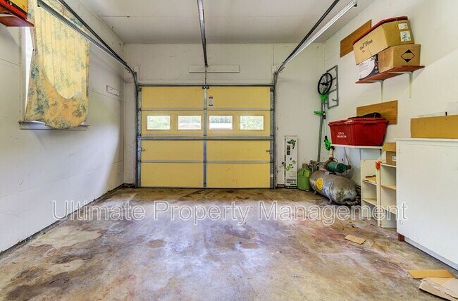 Building Photo - 317 Johnston Dr