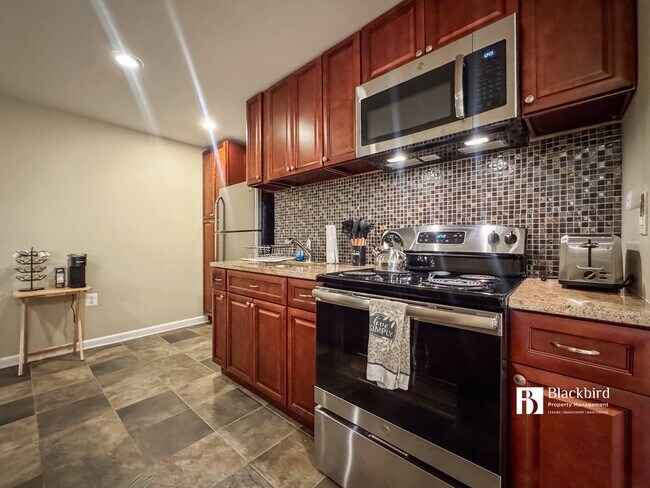 Building Photo - 13615 Tree Leaf Ct