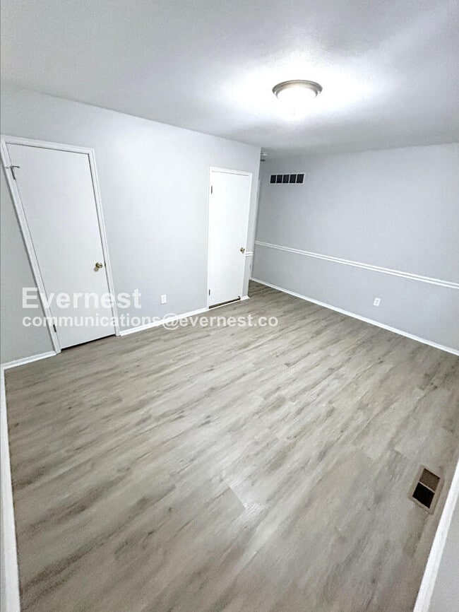 Building Photo - 12465 Shoreside Dr