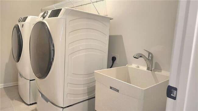 Building Photo - 1536 Ellie Ridge Ave