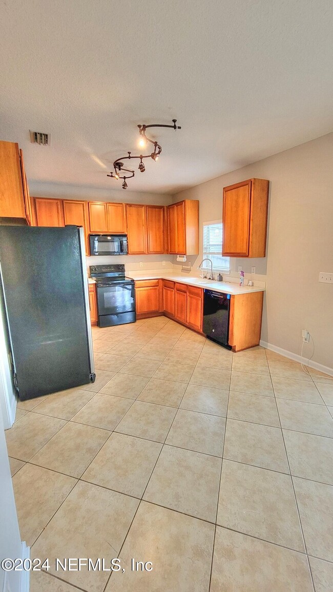 Building Photo - 7131 Rampart Ridge Cir W