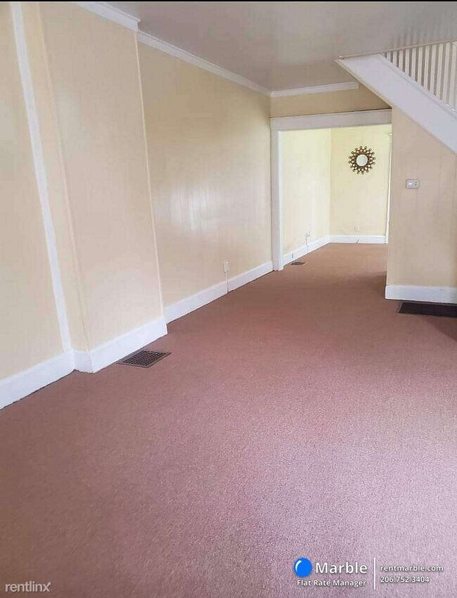 Building Photo - 3 br, 1 bath House - 1451 Montcalm St