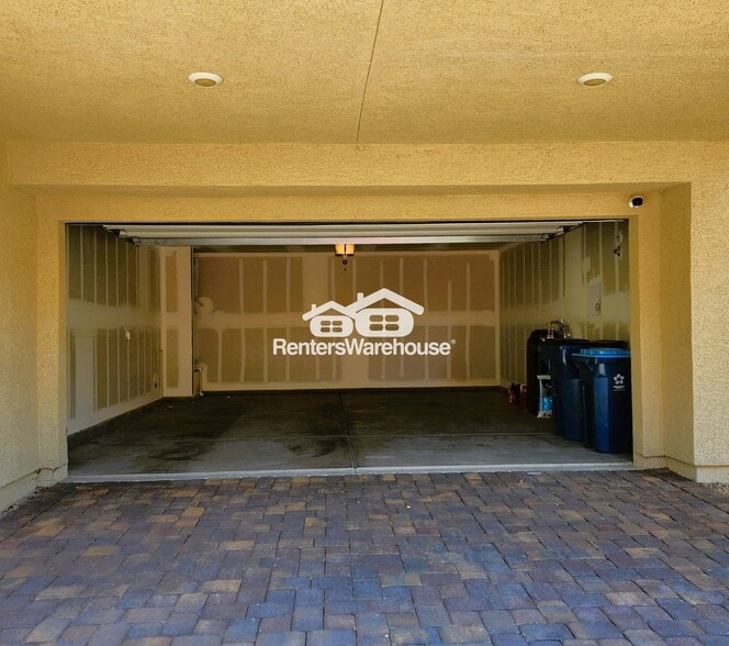 Building Photo - 7010 Crimson Shadow St