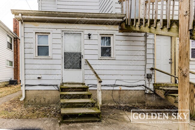 Building Photo - 230 Kinsey St