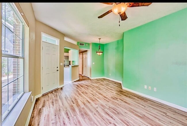 Building Photo - 322 NW 50th Blvd