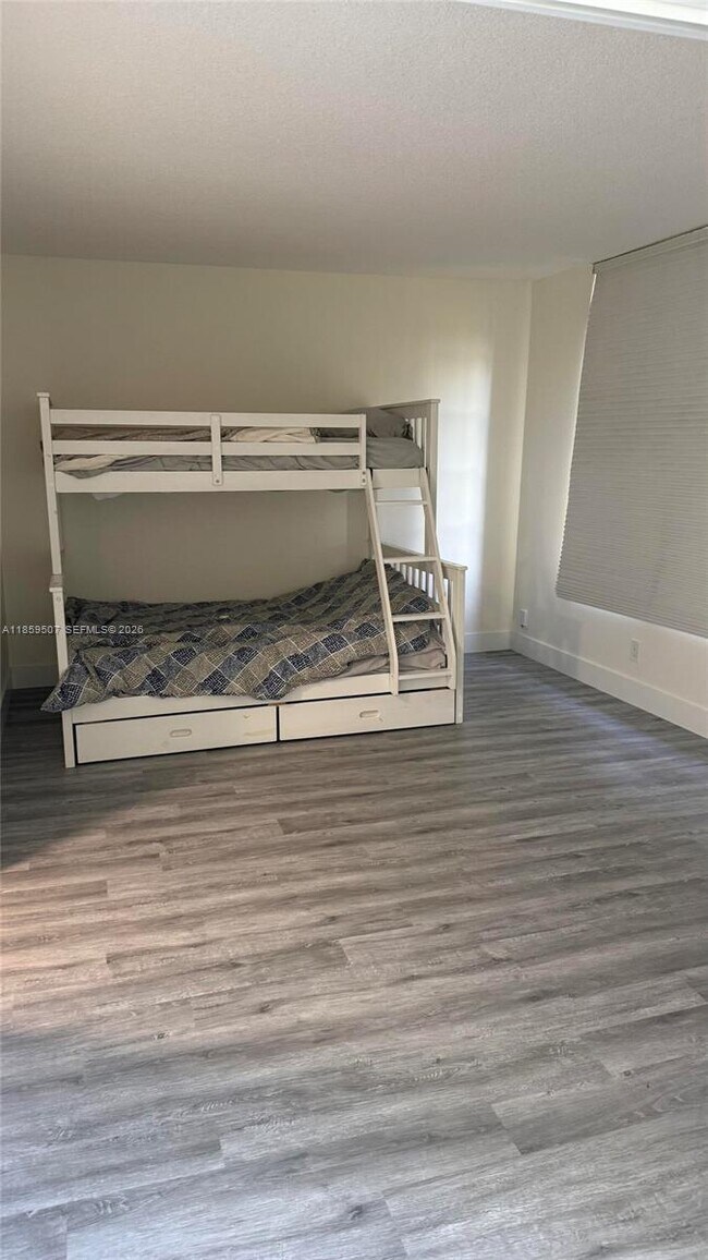 Building Photo - 2671 S Course Dr