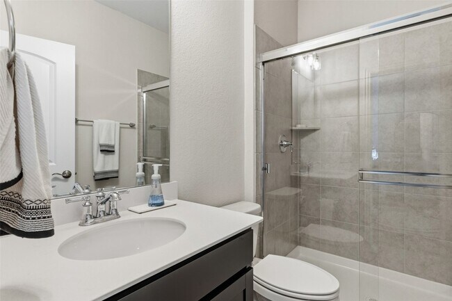 Building Photo - 1934 Peace Pl