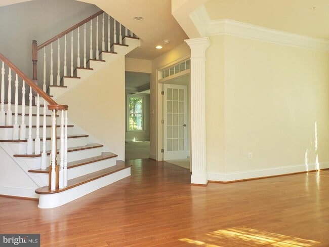 Building Photo - 411 Greenebaum Ln