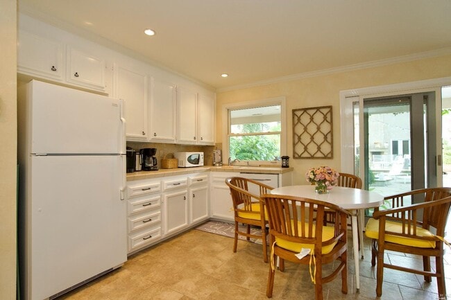 Building Photo - 1571 Silver Trail