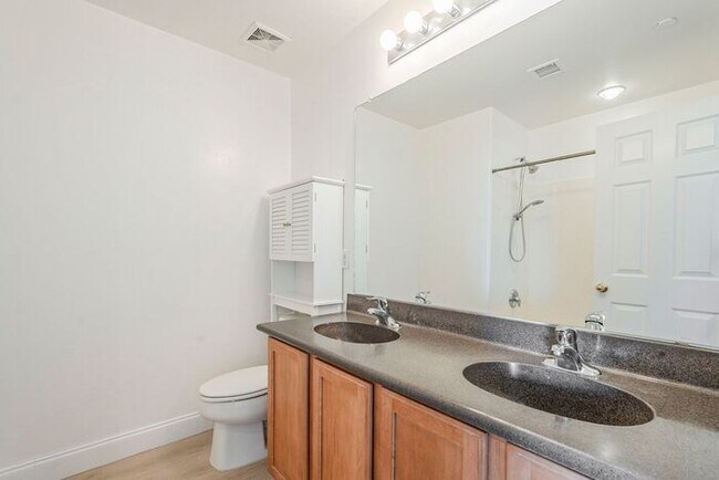 Building Photo - Pending/ Rented - Sahuarita Beauty!