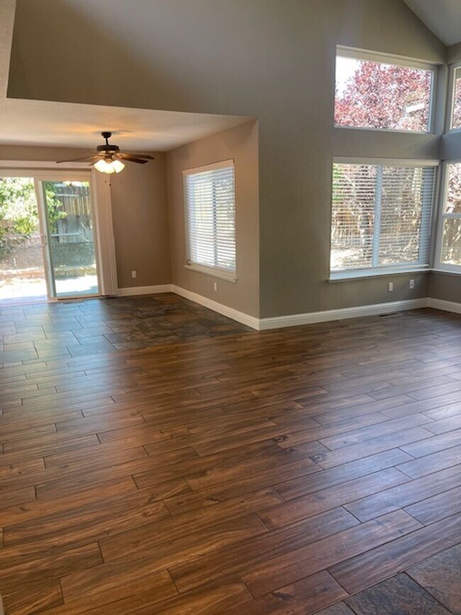 Building Photo - COMING SOON! Beautiful Home with Stunning ...