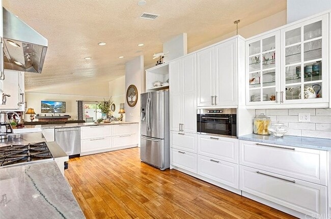 Building Photo - 13562 Vellanto Way