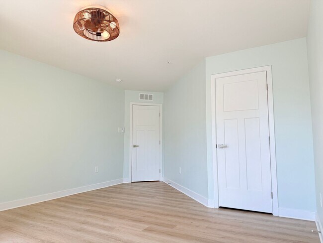 Building Photo - Coastal Luxury Living in River Run – Minut...
