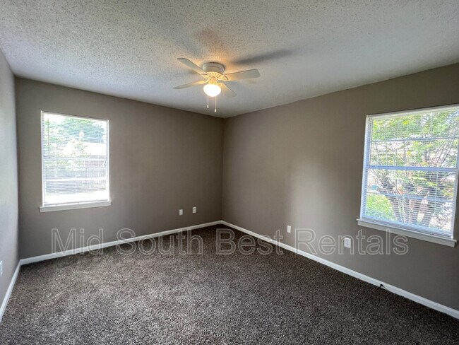 Building Photo - 4839 Appleville St