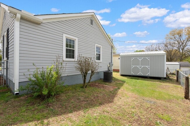 Building Photo - Inman Charm: Walk to Downtown! Cozy 2-Bed ...