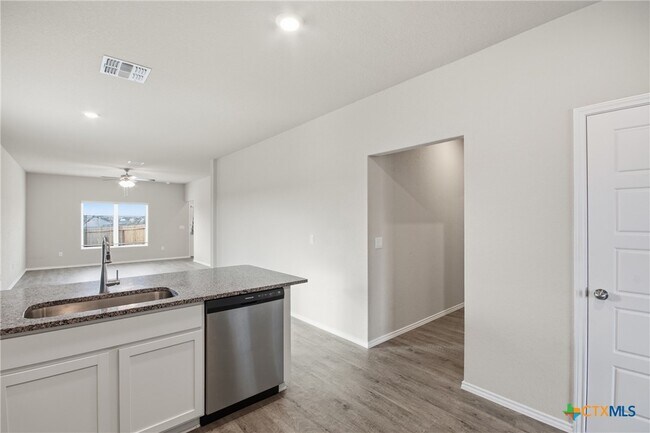 Building Photo - 292 Legacy Cir