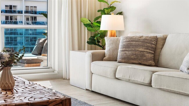 Building Photo - 102 24th St