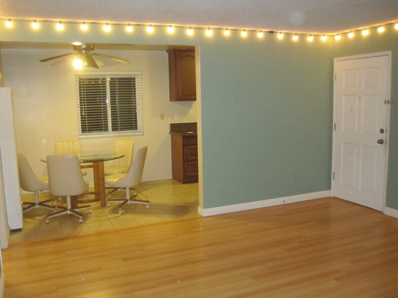 Building Photo - 215 Covina Ave