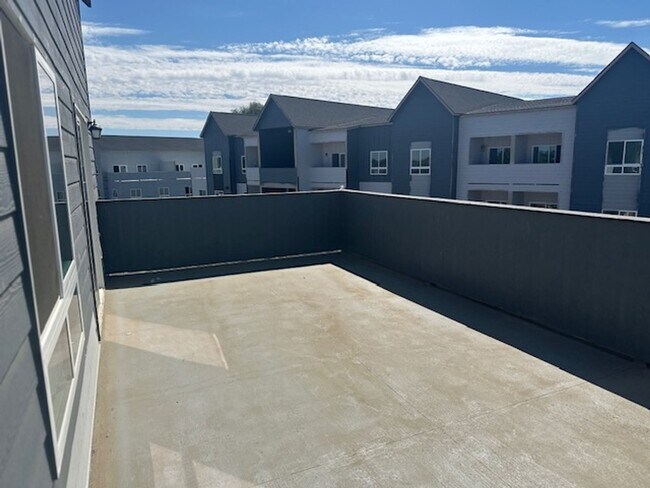 Building Photo - Now Leasing Modern Heights Apartments