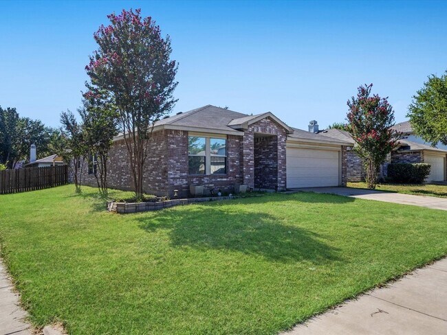 Building Photo - 8212 Canoe Ridge Ln