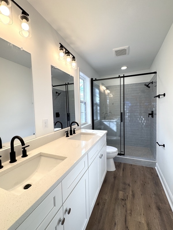 Building Photo - 427 Lakeland St