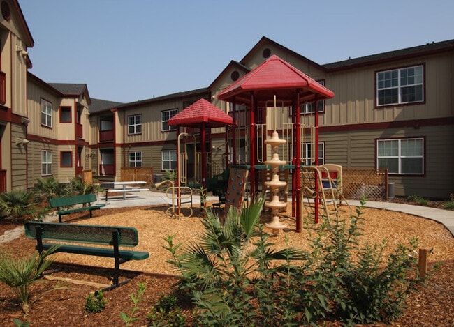 Building Photo - Chico Courtyards