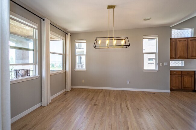Building Photo - 10154 Silver Leaf Way