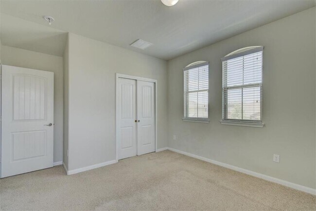 Building Photo - 1910 Texoma Dr