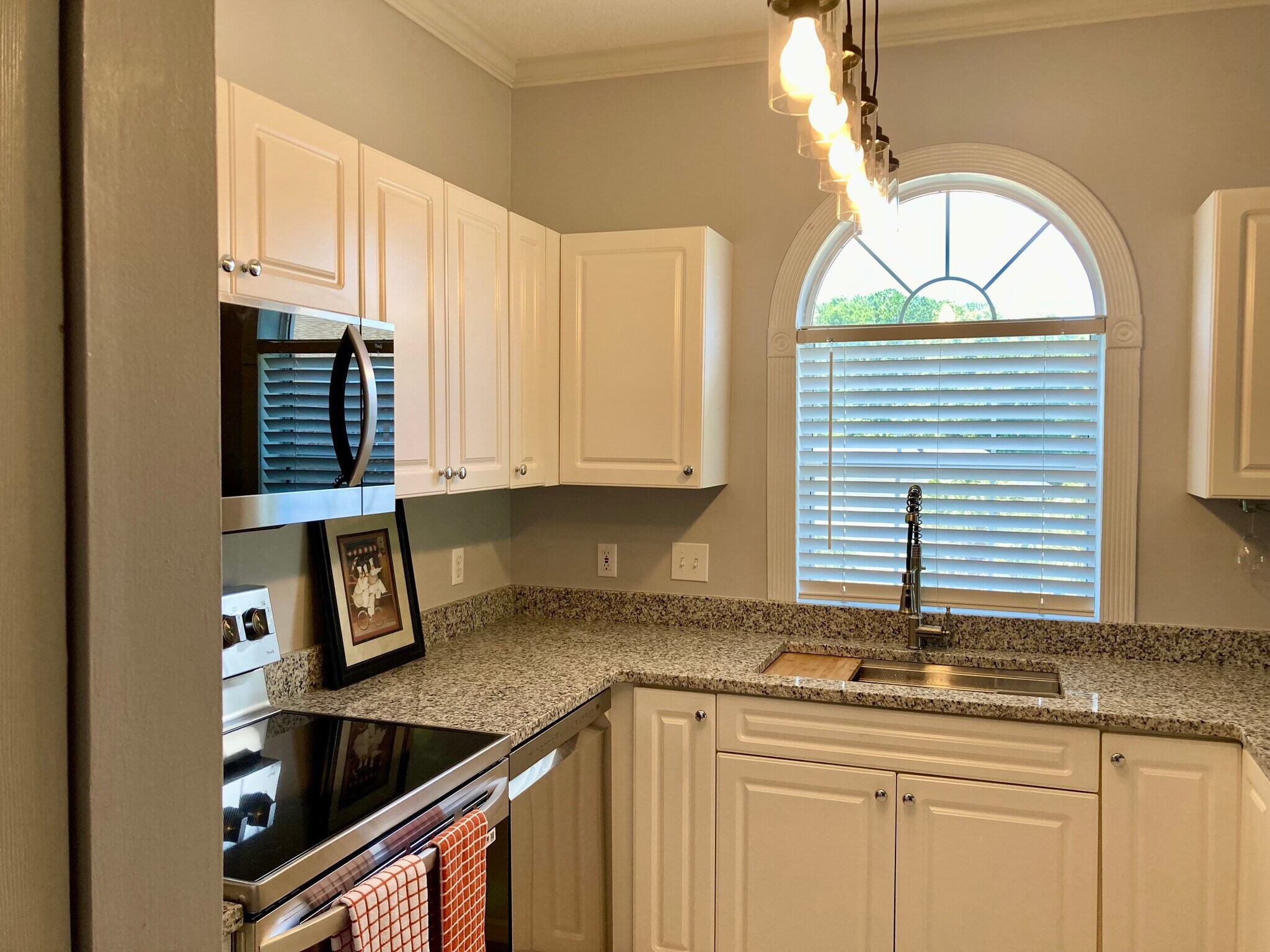 Building Photo - 4291 Hibiscus Dr