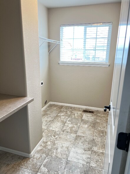 Building Photo - 1736 Country Sun Dr